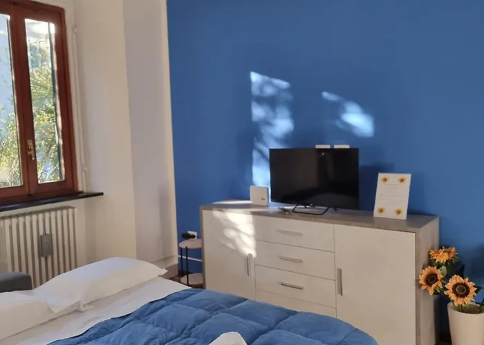 Sunflower Apartment *